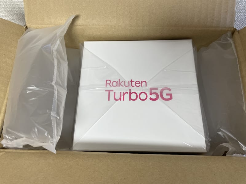 Rakuten Turbo 5G 外箱